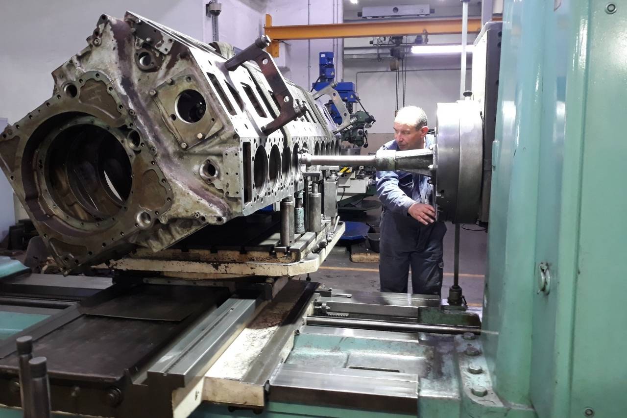 Preventive diesel engine machining restoring OEM tolerances to reduce rebuild costs